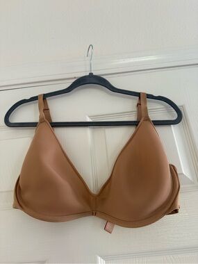 SKIMS Bra in Caramel
